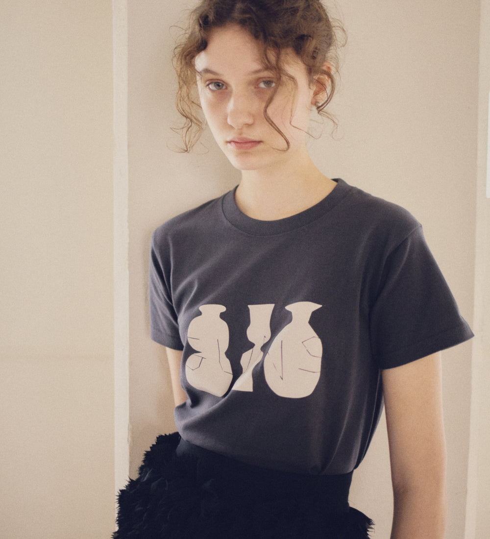Flower Vase Graphic Tee -6.2oz premium cotton-【25T-4】